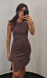 Vestito con spacco laterale