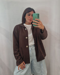 Giacca con taglio laser e cappuccio