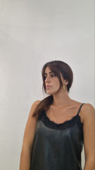 Top in pelle con dettagli in pizzo