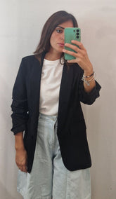 Blazer con riccio nella manica