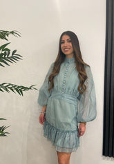 Vestito con bottoni in velo