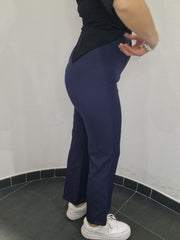 Pantalone con spacco