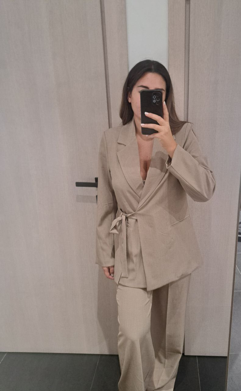 Tailleur con nodo