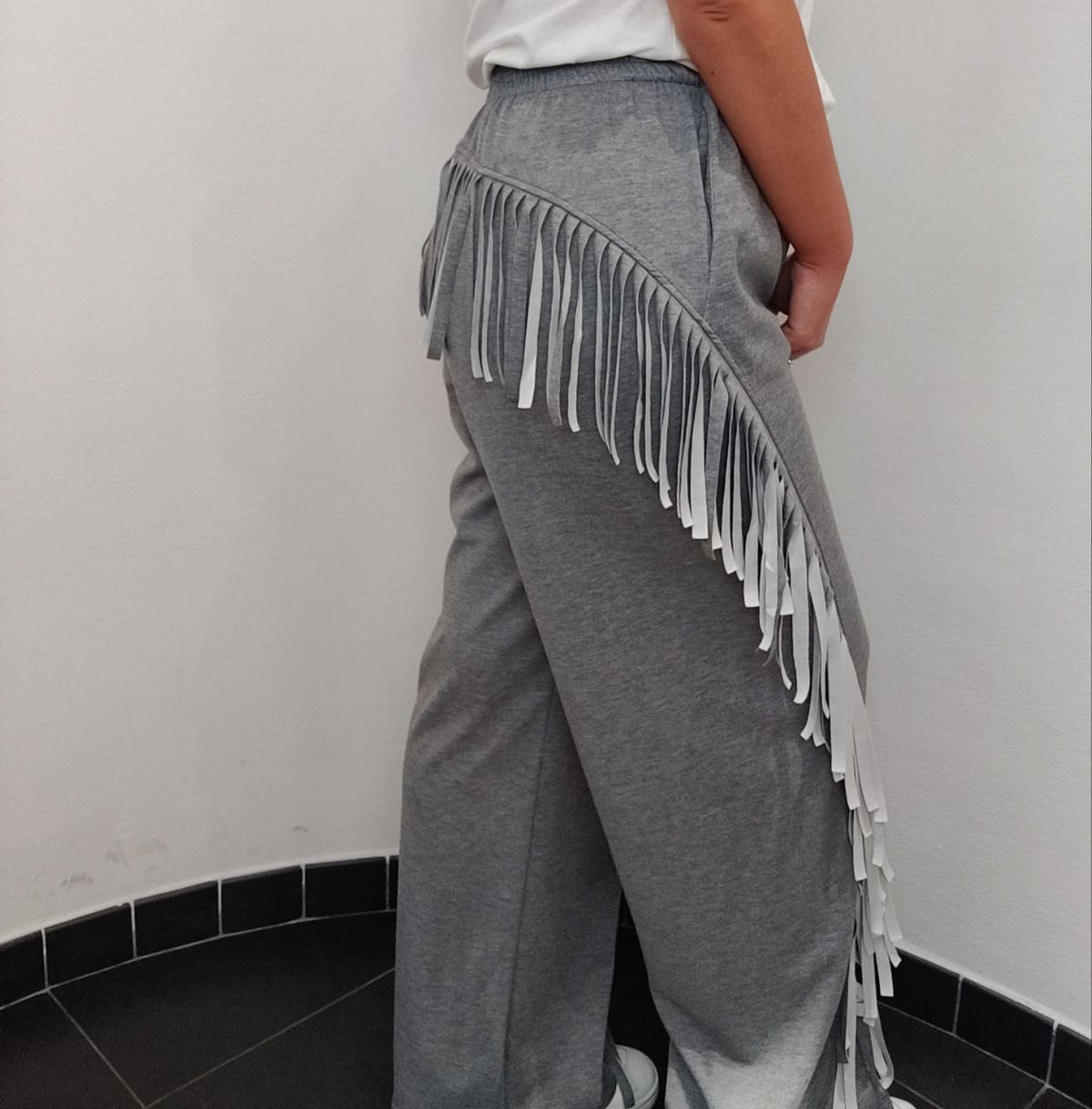 Pantalone tuta con frange
