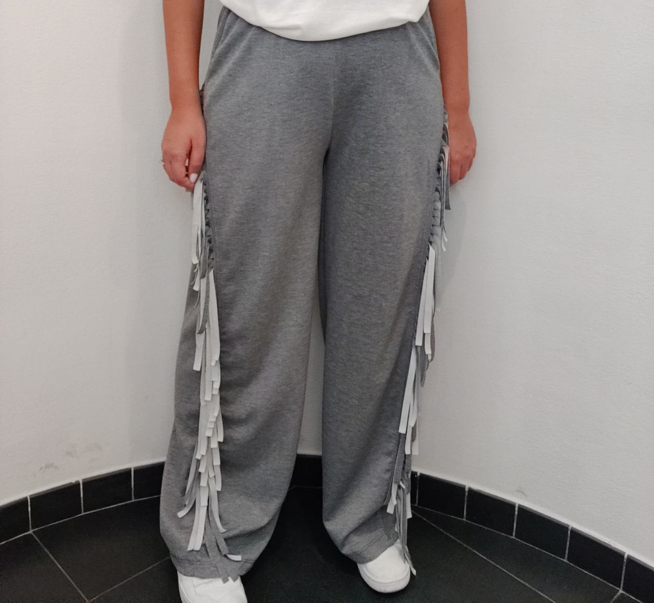 Pantalone tuta con frange