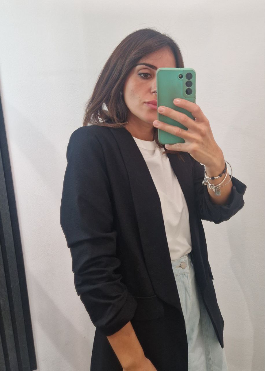 Blazer con riccio nella manica