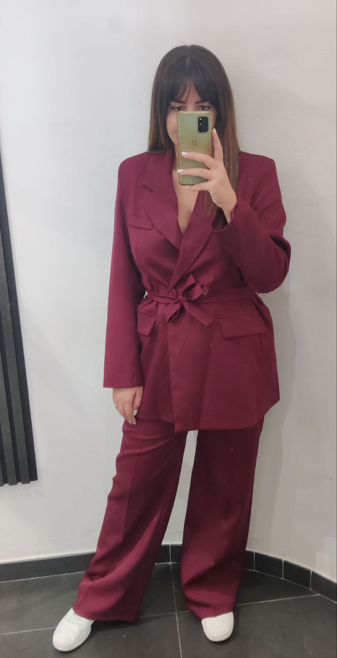 Tailleur bordeaux