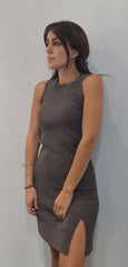 Vestito con spacco laterale