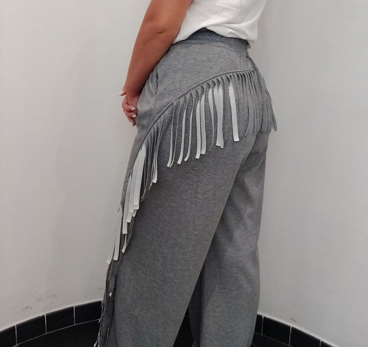 Pantalone tuta con frange